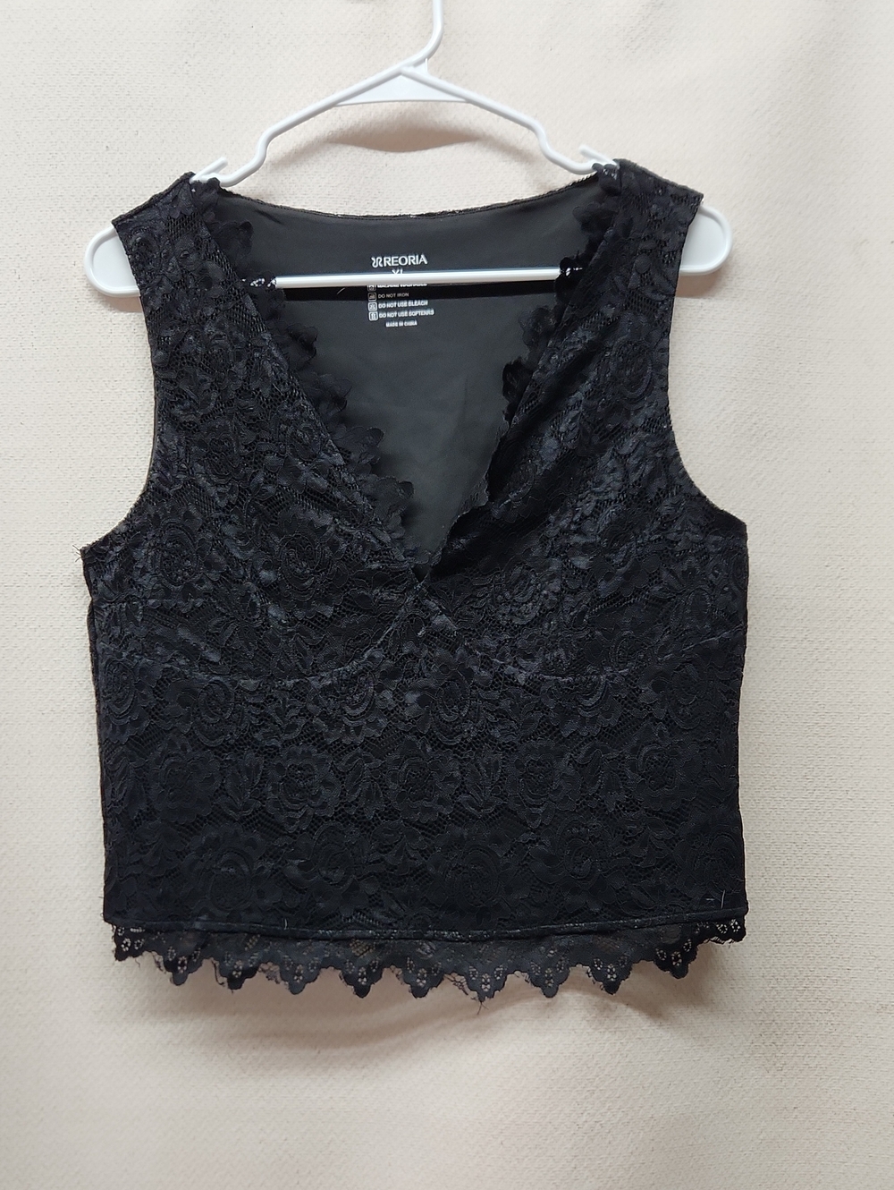 ReoRia Black Lace V-Neck Camisole